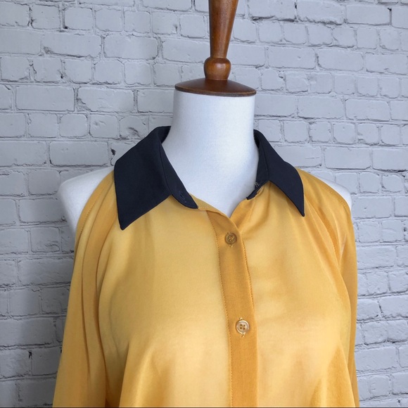 Gianni Bini Cold Shoulder Button Down Top - Picture 2 of 5